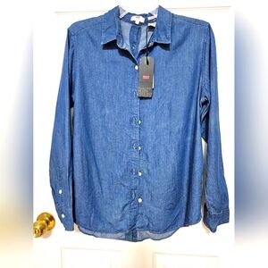 Levi's Boyfriend Fit Blue Denim Long Sleeves  Button Down at the Back Size Small